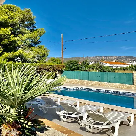 Margarita Villa *
